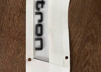 Audi e-tron S kolor czarny na tylną klapę bagażnika