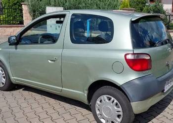 Szyba boczna drzwi błotnika prawa lewa Toyota Yaris 99-06