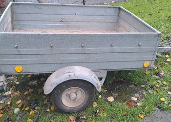 Przyczepka samochodowa