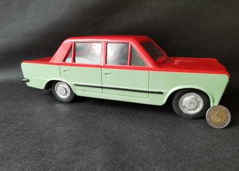 Stara plastikowa zabawka PRL Polski Fiat 125 p