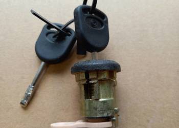 1068112 / 95VB - V220K51 - CC Zamek drzwi Transit bok RH 1068112 / 95VB - V220K51 - CC Zamek drzwi Transit bok RH