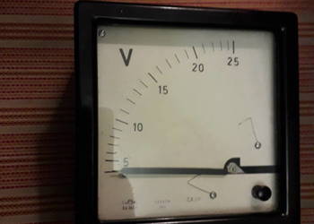 Miernik tablicowy - voltomierz 25 V