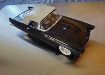 Model Ford Thunderbird, 1/18, Road Signature