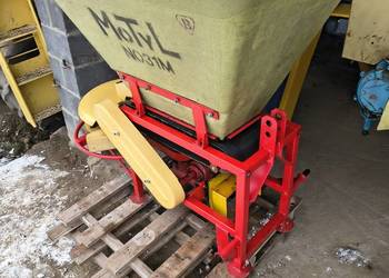 Rozsiewacz do nawozów, wapna i poplonów MOTYL NO31M