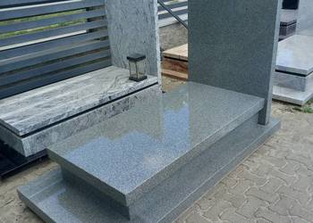 Nagrobek ziemny Kury Grey 8 cm /Strzegom