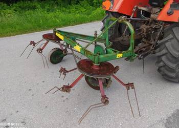 Roztrząsacz karuzelowy do siana typ pająk na 6-ramion roboczych Oryginał
