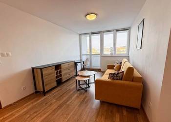 2pok, 32met, okolice Żelaznej BALKON/PIWNICA/WINDA (Wrocław)