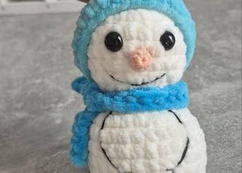 Szydełkowany bałwanek