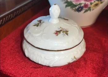 Puzderko, szkatułka, Rosenthal. Sanssouci. Germany.  Sygnatura znajdująca s Puzderko, szkatułka, Rosenthal. Sanssouci. Germany.  Sygnatura znajdująca s