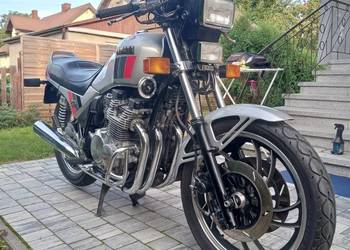 Klasyczna Yamaha z 1983r. Klasyczna Yamaha z 1983r.