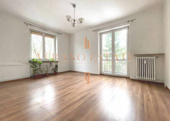 2 Pokoje | Kamienica | Piwnica 12 m² | PKP 1 km