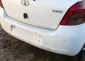 Toyota Yaris klapa tył.