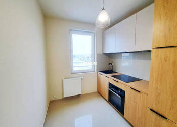 ul. Wielicka 2 pokoje, jasna kuchnia, balkon, 2013