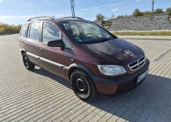 ZAFIRA 7 OSOBOWA Z HAKIEM 2003r