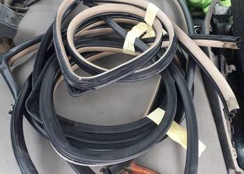 Uszczelki drzwi Avensis T25 Kombi beżowe