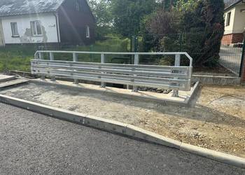 Sprzedaż barier drogowych  / mostowych / chodnikowych