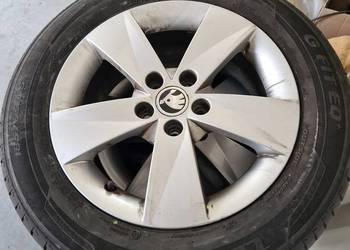 Opony z kolami Skoda fabia 2013r felgi i opony prawie idealne
