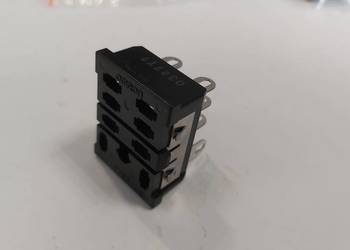 Gniazdo przekaźnika PT08 OMRON 5 sztuk