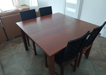 Stół drewniany z krzesłami (niższa cena)