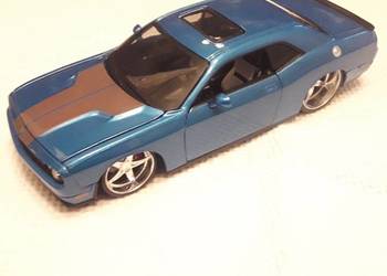 Dodge Challenger SRT Hemi Maisto model 1:24