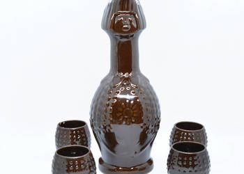 Ceramiczna karafka i kieliszki, Bolesławiec, Polska lata 60.