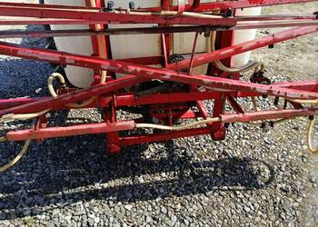 Opryskiwacz zawieszany Pilmet 300 litrów