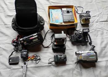 Kolekcja aparatów i kamer, Polaroid, VHS i inne