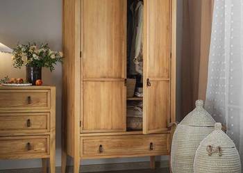 Drewniana szafa Boho do sypialni od producenta