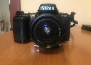 Lustrzanka Nikon F-601 AF.