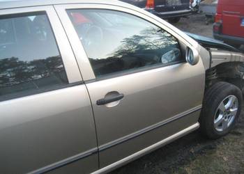skoda fabia kombi 1 i lift 04-07r drzwi przód prawe kod lakieru 9201