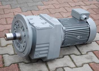 Motoreduktor kołnierzowy 5.5kw. 66obr./min.. SEW