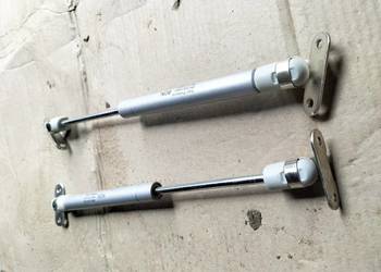 SIŁOWNIK SCHOWKA  TYLNEJ KLAPY