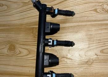 Listwa wtryskowa volkswagen 03D133329B