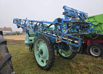 Opryskiwacz ciągany BERTHOUD RACE 32SX24, 2500 L, 24 m czujnik w kole