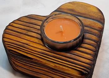 Świecznik drewniany serce karmelowy na tealight Romy No. 18