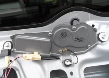 Silnik silniczek klapy tył Mazda 6 kombi GY G21B-67450A