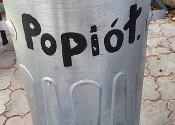 Kubeł na śmieci.