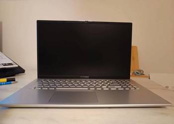 Laptop na części (albo nie)