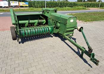 Prasa kostkująca do słomy John Deere 214B