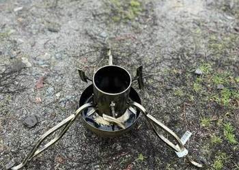 Metalowy stojak choinkowy