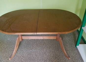 Stół dębowy rozkładany.