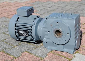 Motoreduktor kątowy 1.5kw. 38obr./min. firmy SEW