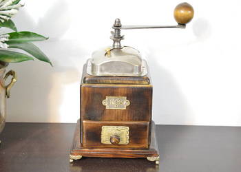 drewniany MŁYNEK dekoracyjny stary do kawy niemiecki