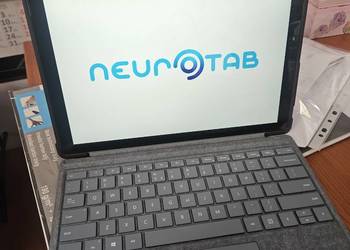 Cyber oko - tablet firmy assistech neuro tablet