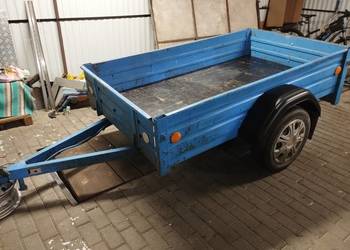 Przyczepka samochodowa zarejestrowana