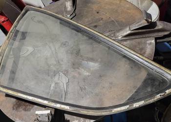 Szyba boczna lewy  tył Volkswagen passat b2 b1