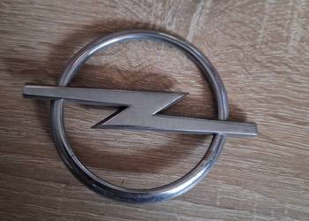 znak opel corsa c tył