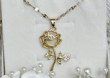 Złoty naszyjnik róża celebrytka ze stali chirurgicznej, pozłacany 18K