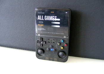Nowa Konsola do grania Game R36S Special Edition Max 22000