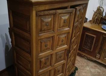 Stara, piękna szafa, bieliźniarka z drewna orzechowego, zdobiona